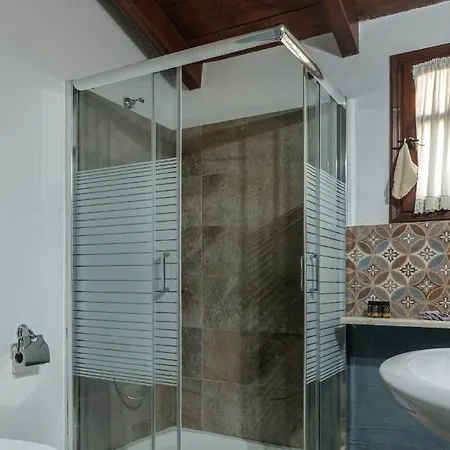 בית נופש Sarris Home, With Stunning View Xirokámbion