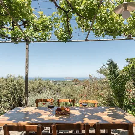 Sarris Home, With Stunning View Holiday home Xirokambion